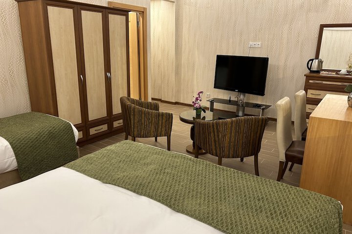 Room 10 of 95