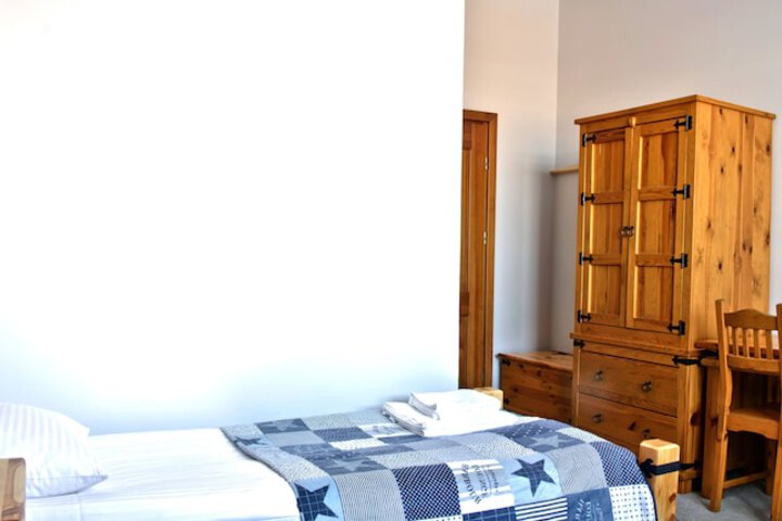 Room 73 of 210