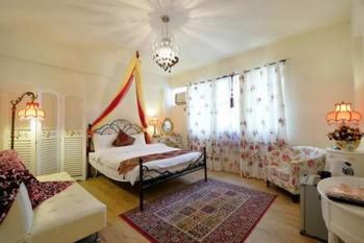 Room 17 of 19