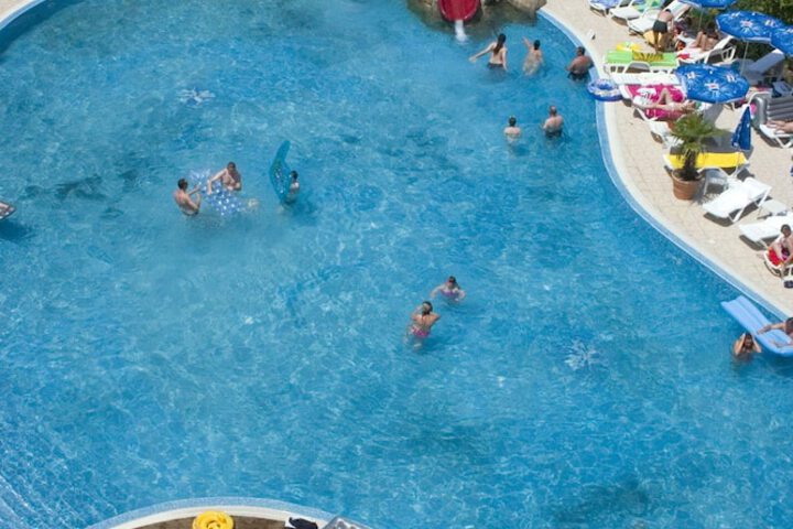 Hotel with Pool