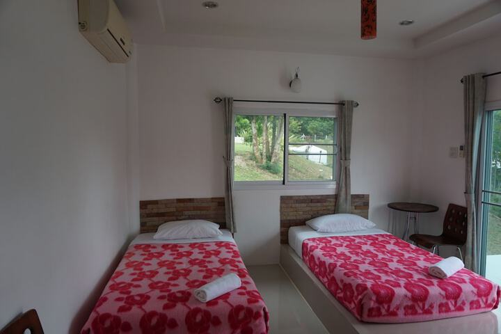 Room 7 of 37