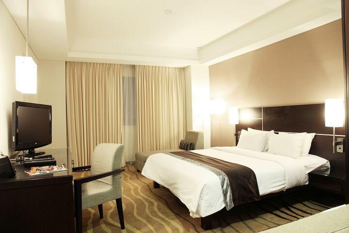 Room 28 of 96