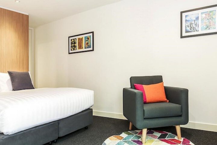 Room 21 of 43