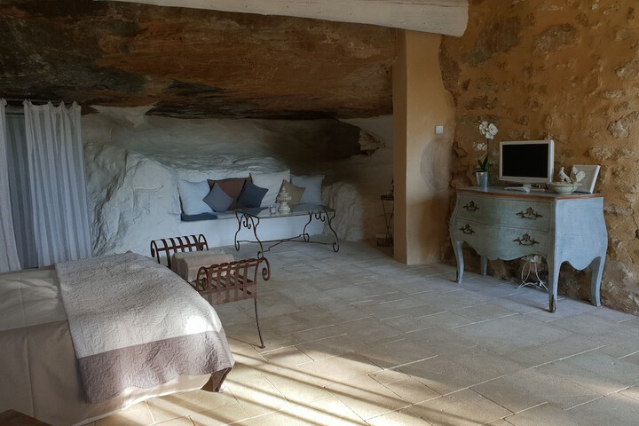 Room 21 of 71