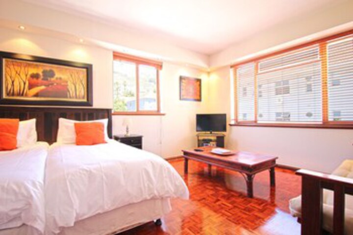 Grove House 203
