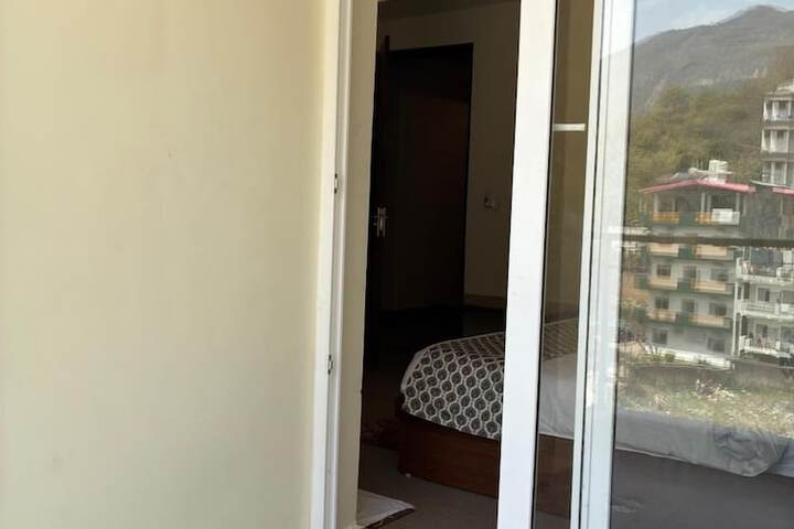 Room 15 of 27