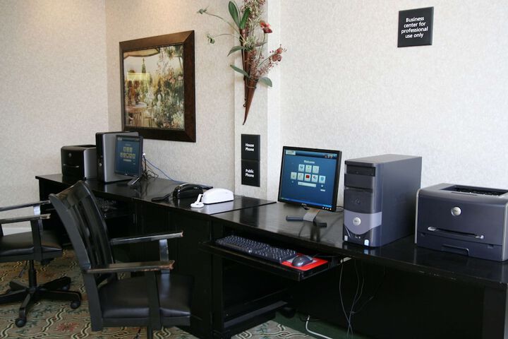 Business Center 42 of 44