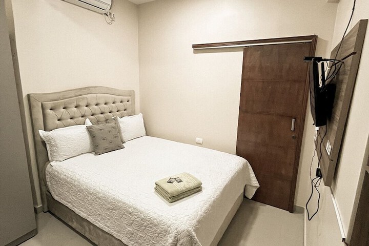 Room 3 of 26