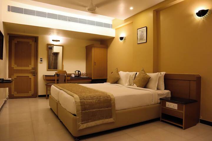 Room 2 of 22