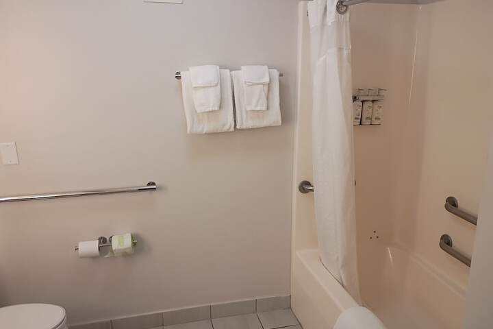 Room 7 of 36