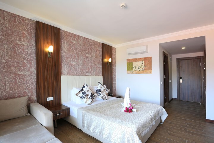 Room 9 of 52