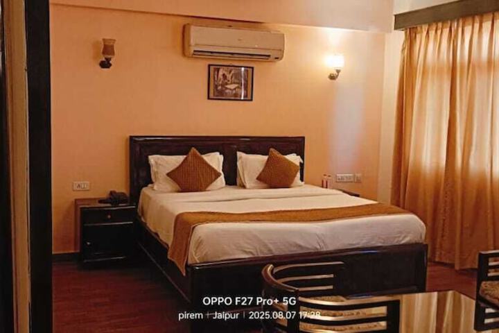 Room 3 of 12