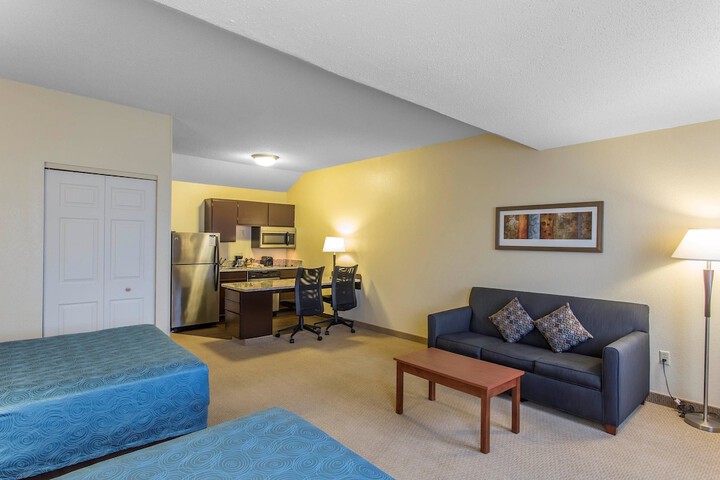 1 Queen Bed Suite (16 of 28)