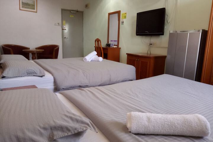 Room 13 of 26