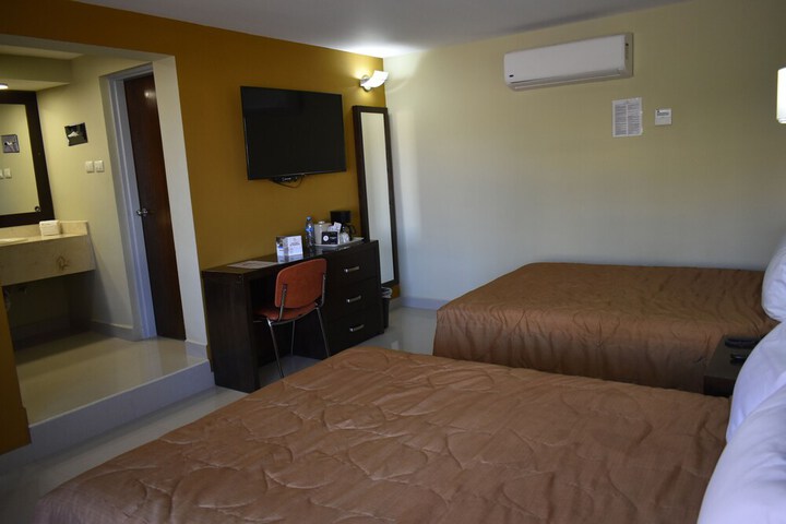 Room 10 of 36