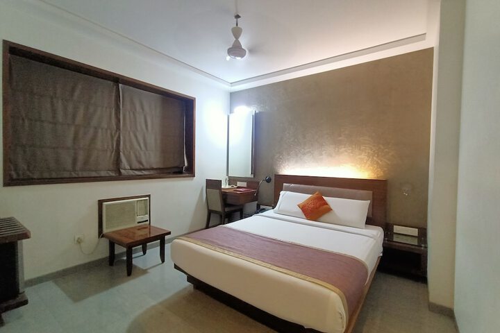 Room 9 of 23