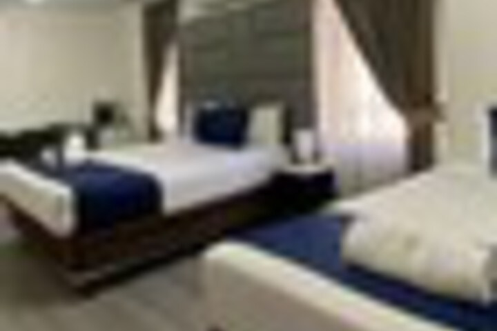 Room 32 of 105