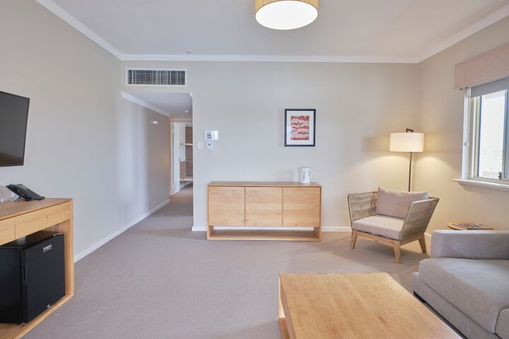 Room 7 of 27