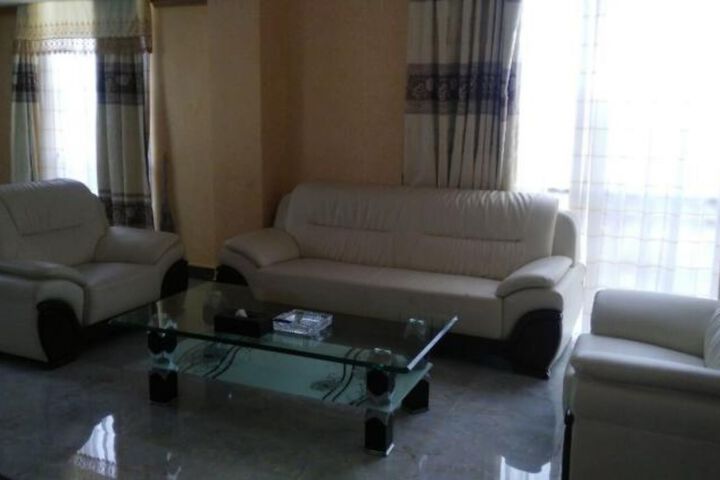 Room 8 of 14