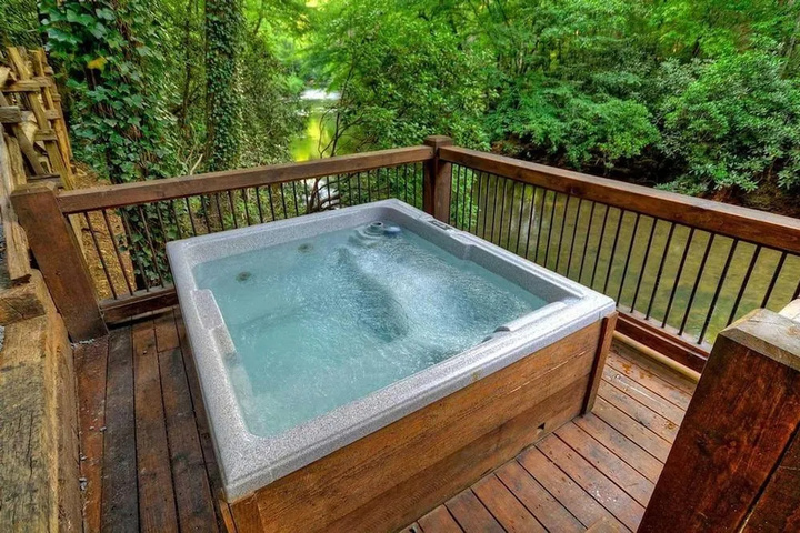 Pool 11 of 17