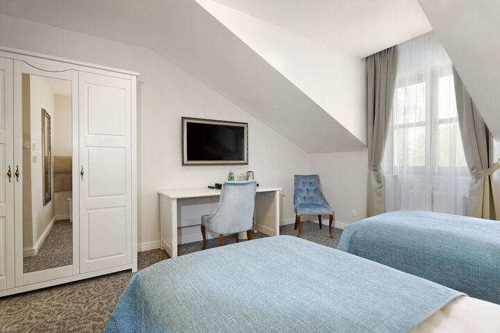 Room 4 of 60