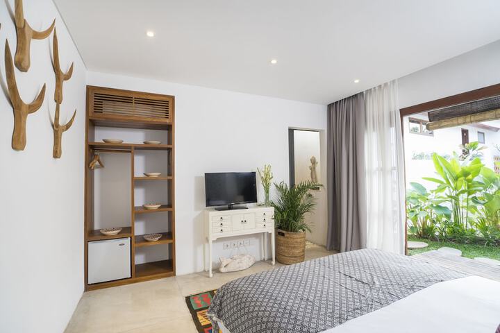 Room 3 of 60