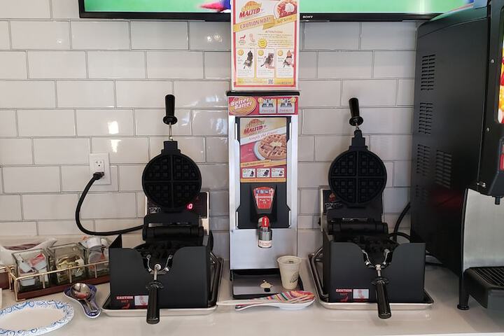 Breakfast/Coffee Service 33 of 43