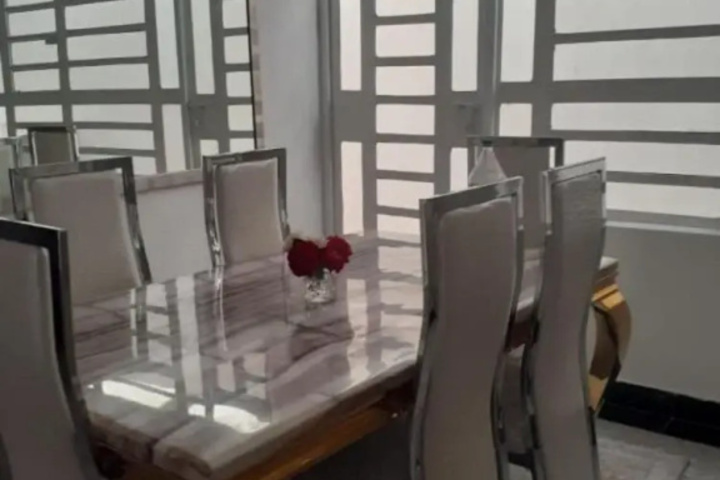 Dining 13 of 15