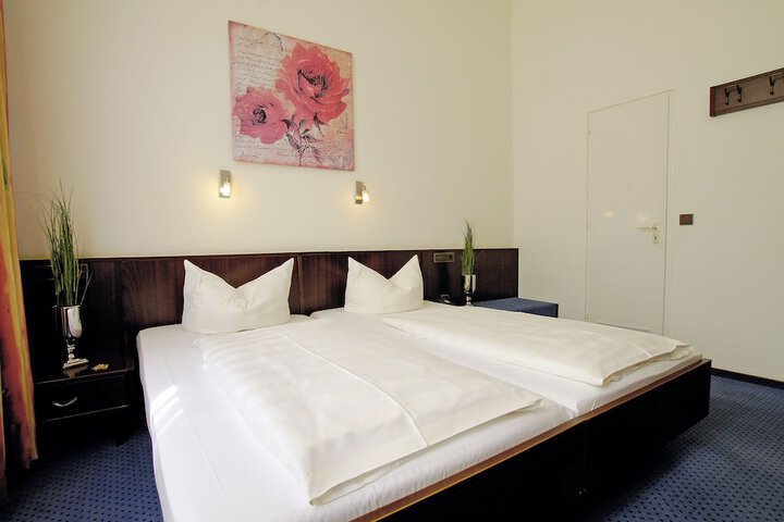 Room 4 of 51