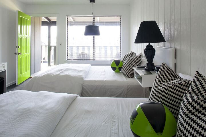 2 Double Beds (1 of 4)