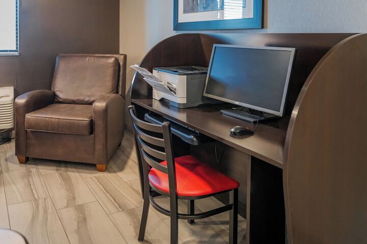 Business Center 19 of 20