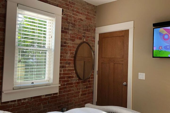 Room 2 of 19
