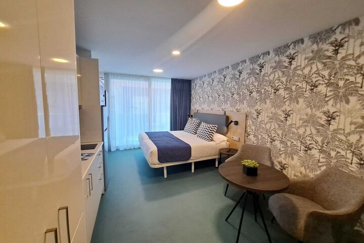 Room 5 of 18