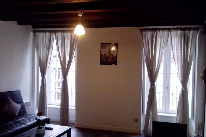 Room 4 of 7