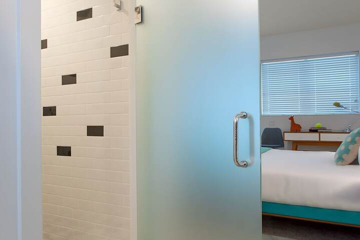 Room 42 of 76