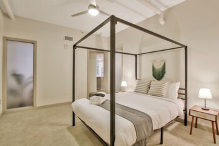 Room 297 of 328