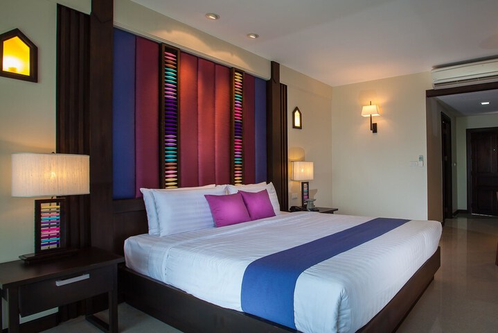 Room 4 of 35