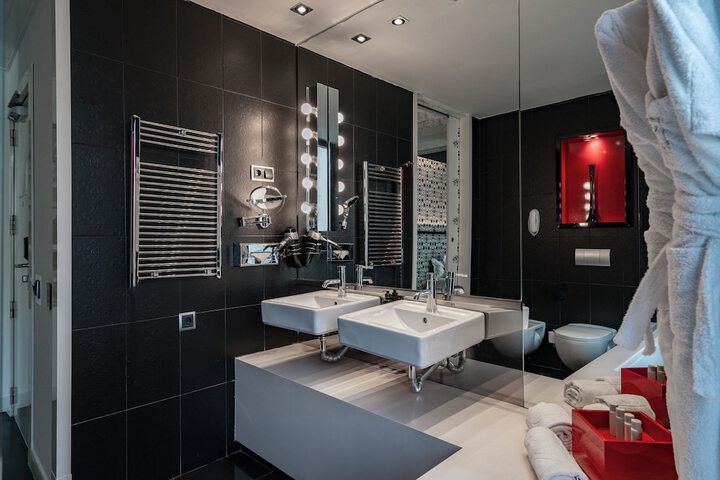 Room 27 of 52