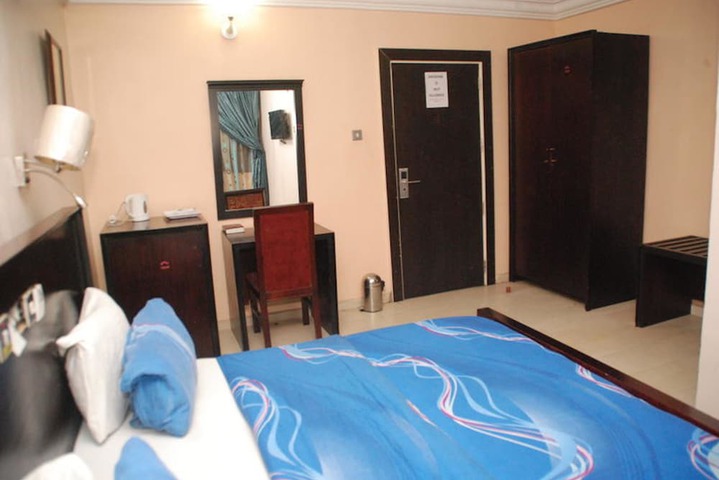 Room 7 of 26