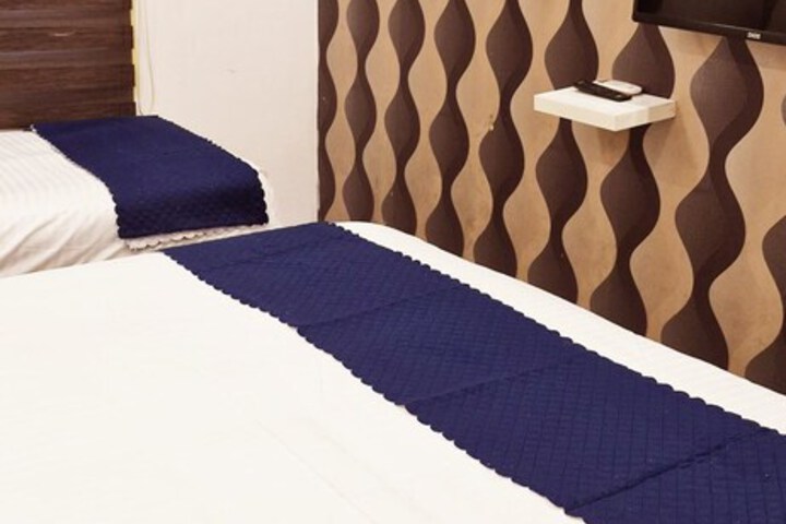 Room 8 of 23