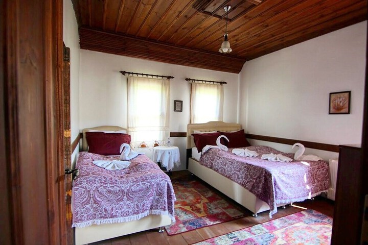 Room 7 of 39