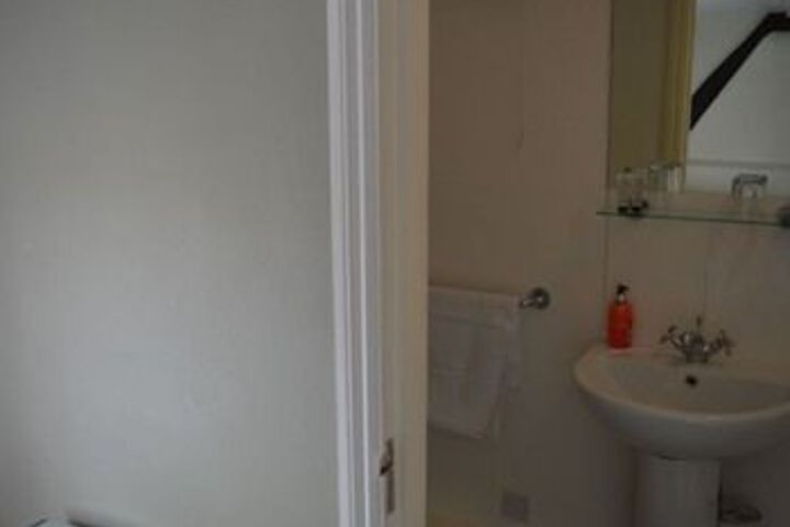 Room 18 of 48