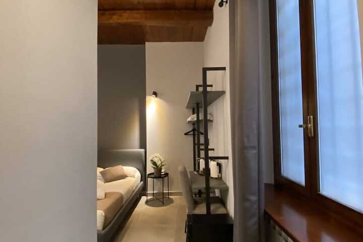 Room 22 of 48
