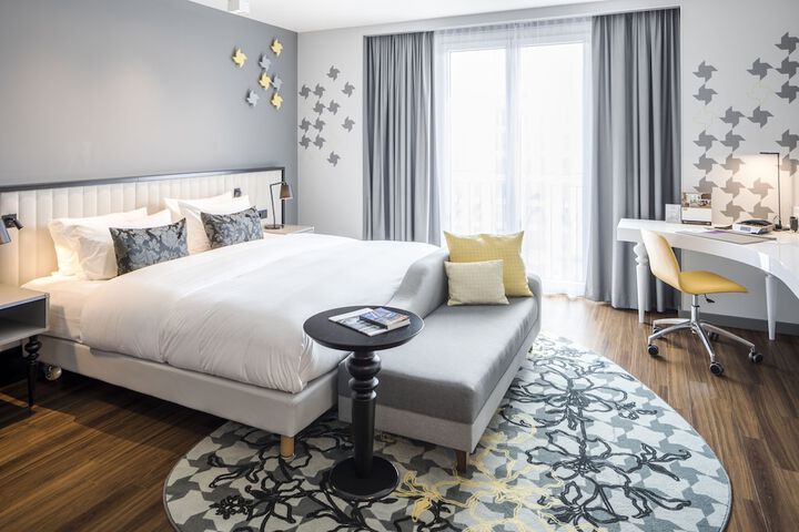 Room 16 of 46