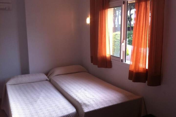 Room 6 of 43