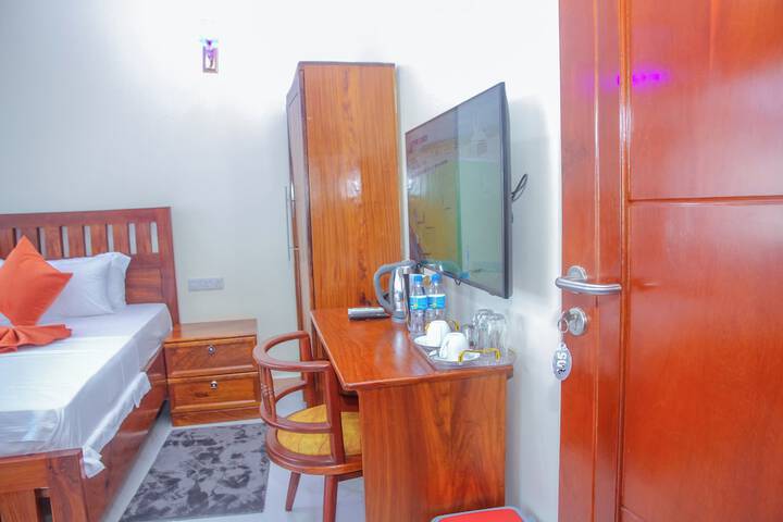 Room 37 of 98