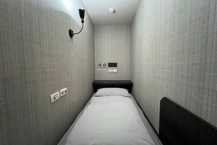 Room 15 of 25