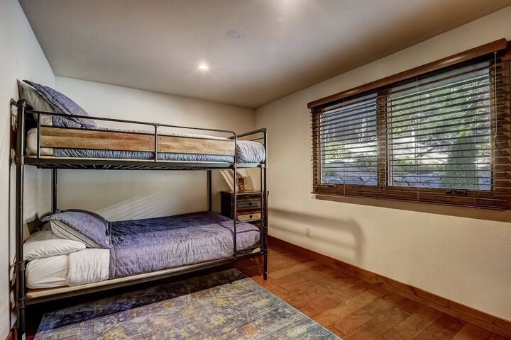 Room 4 of 51