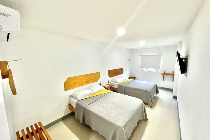 Room 9 of 14