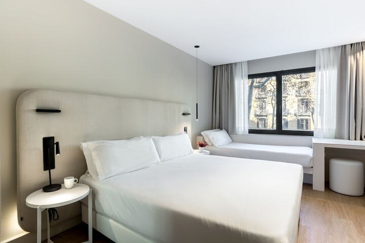 Room 25 of 109